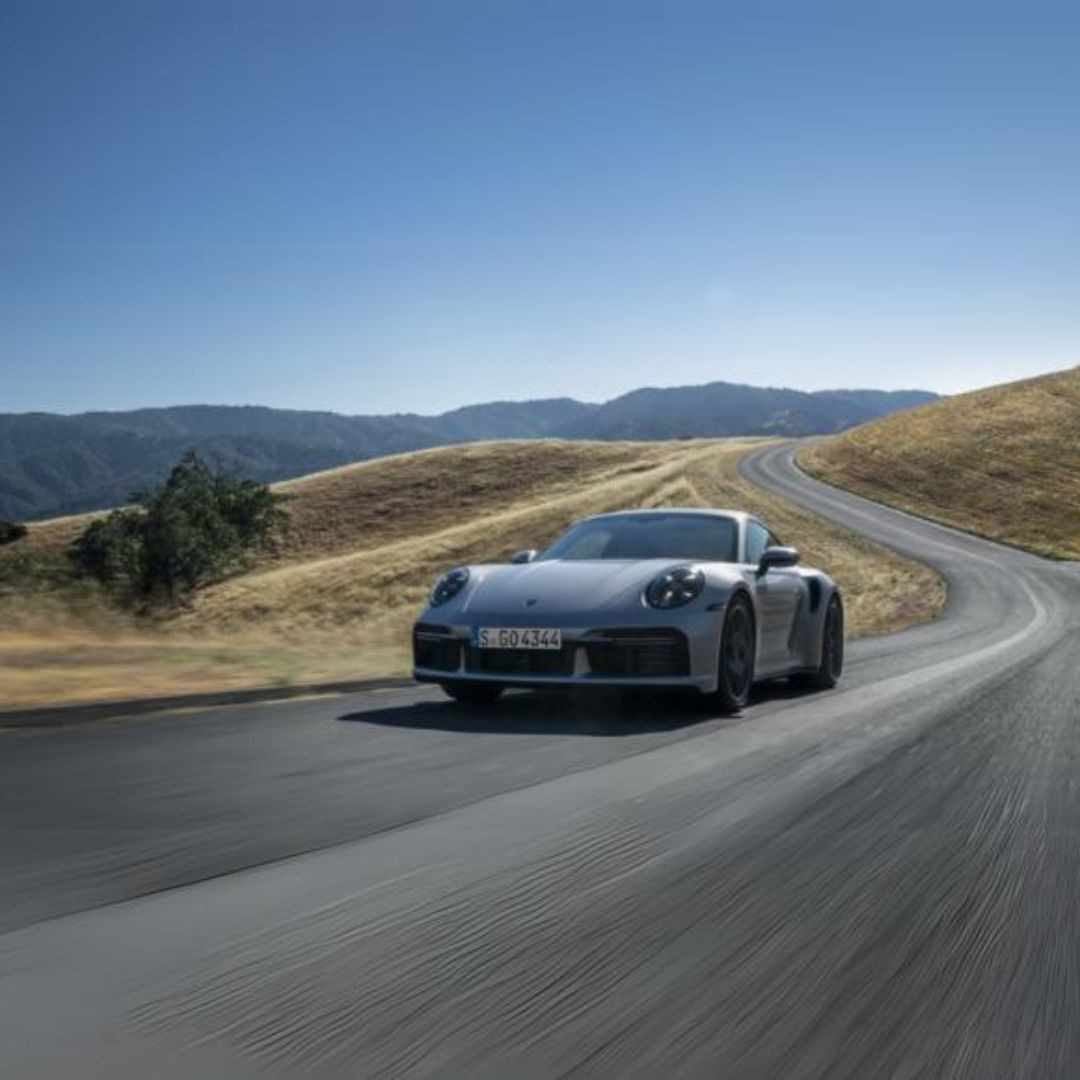 Porsche представляет эксклюзивный 911 Turbo в честь 50-летия спортивного автомобиля