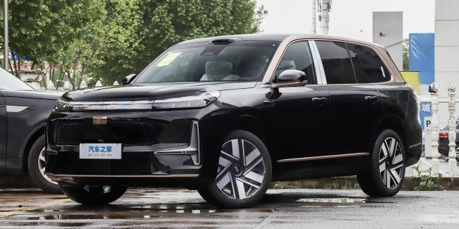 Geely представила флагманский кроссовер Galaxy M9: мощный гибрид с запасом хода до 1500 км