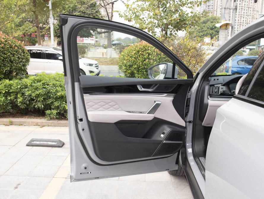 BYD Tang DM-i Basic 2025 BYD Tang DM-i Basic 2025