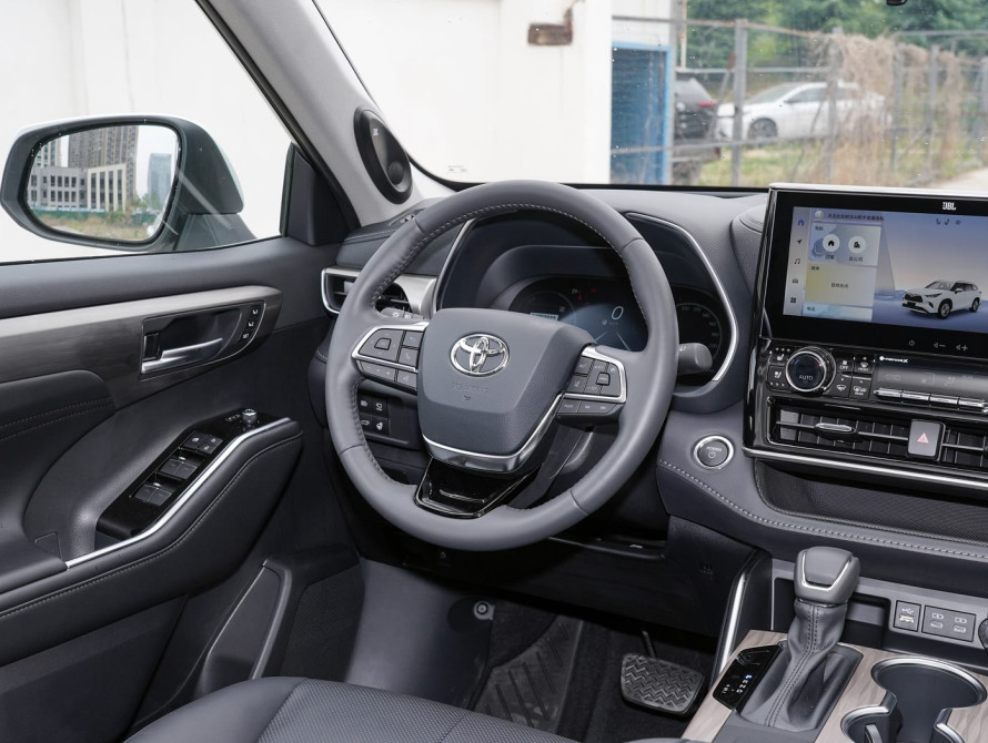 Toyota Highlander Supreme Edition 7 seater 2024 Toyota Highlander Supreme Edition 7 seater 2024