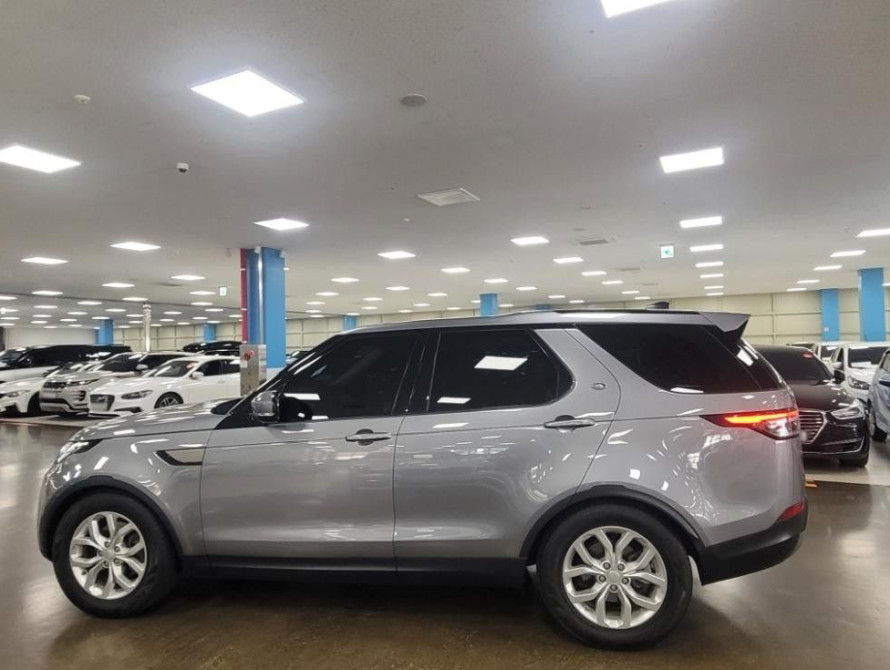 Land Rover Discovery SE 2025 Land Rover Discovery SE 2025