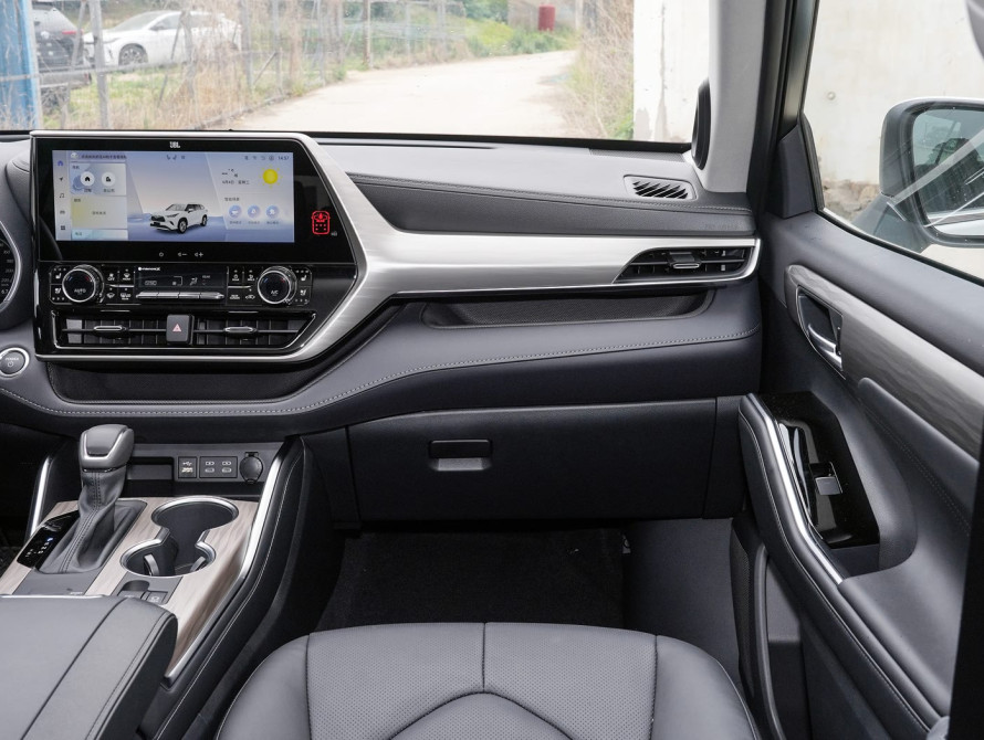 Toyota Highlander Supreme Edition 7 seater 2024 Toyota Highlander Supreme Edition 7 seater 2024