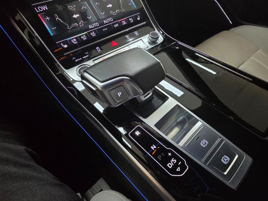 Audi A8 55TFSI Premium LWB 2023 Audi A8 55TFSI Premium LWB 2023