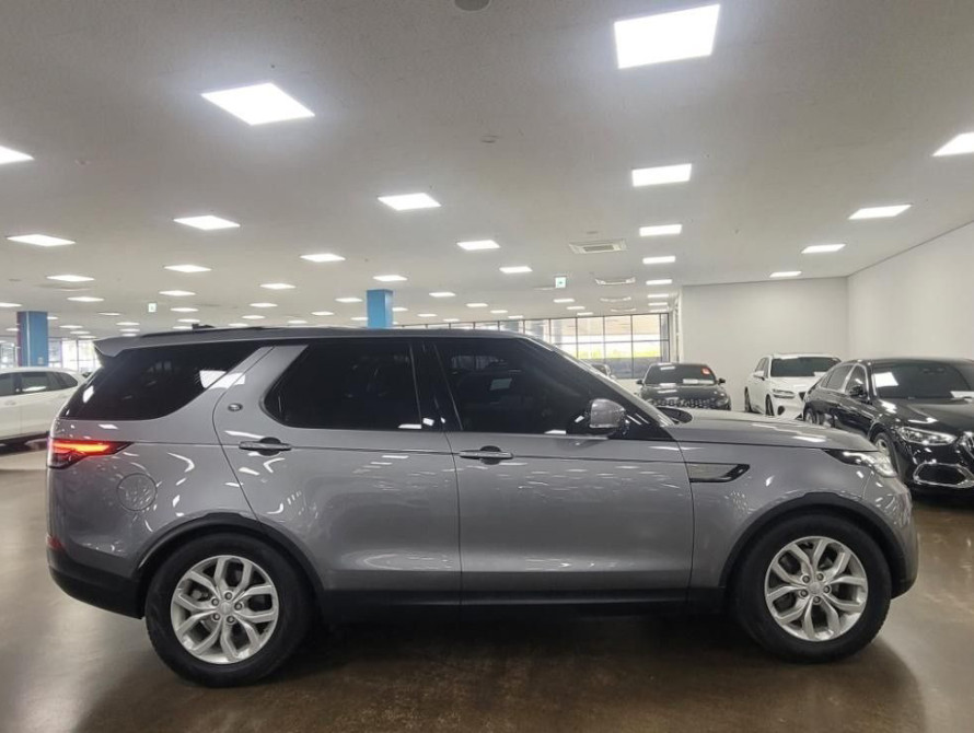 Land Rover Discovery SE 2025 Land Rover Discovery SE 2025