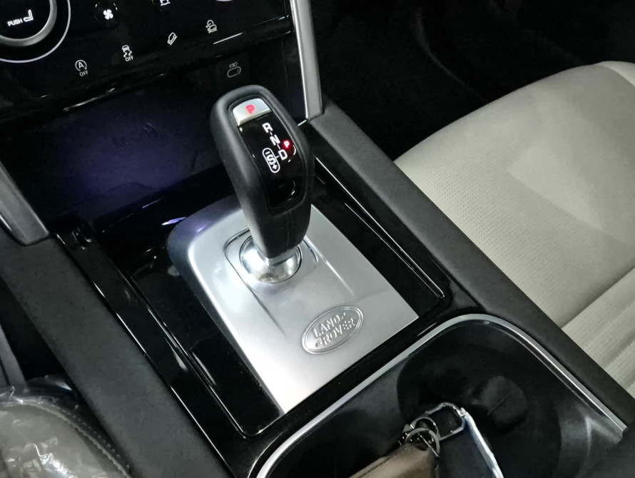 Land Rover Discovery Sport P250 SE 2025 Land Rover Discovery Sport P250 SE 2025