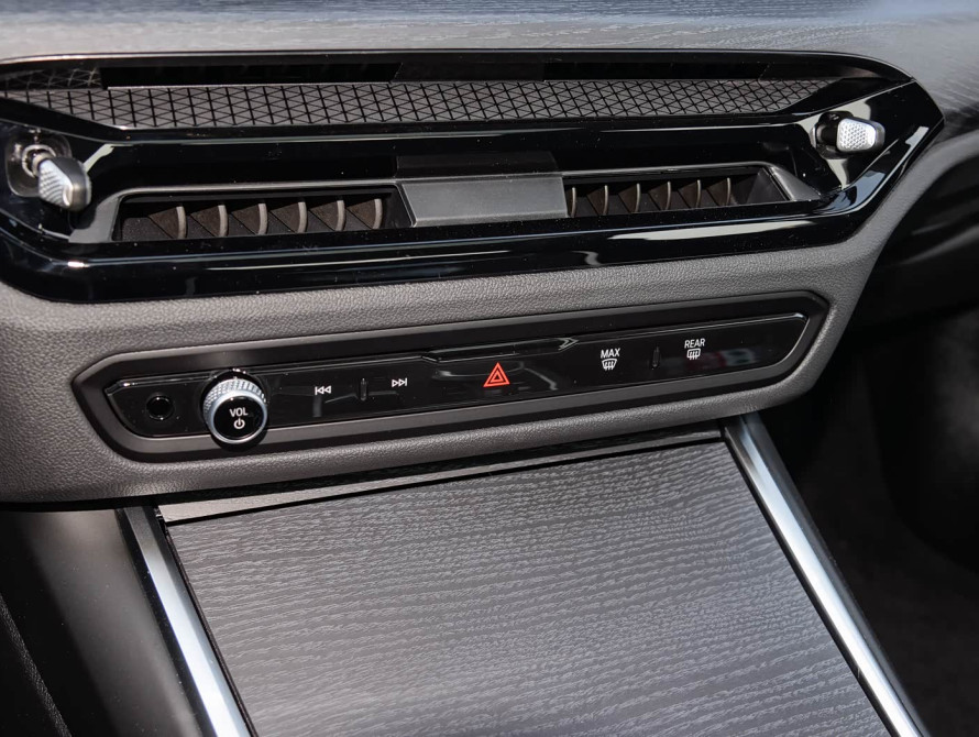 BMW 3 series Mid 2025 BMW 3 series Mid 2025
