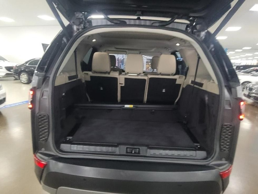 Land Rover Discovery SE 2025 Land Rover Discovery SE 2025
