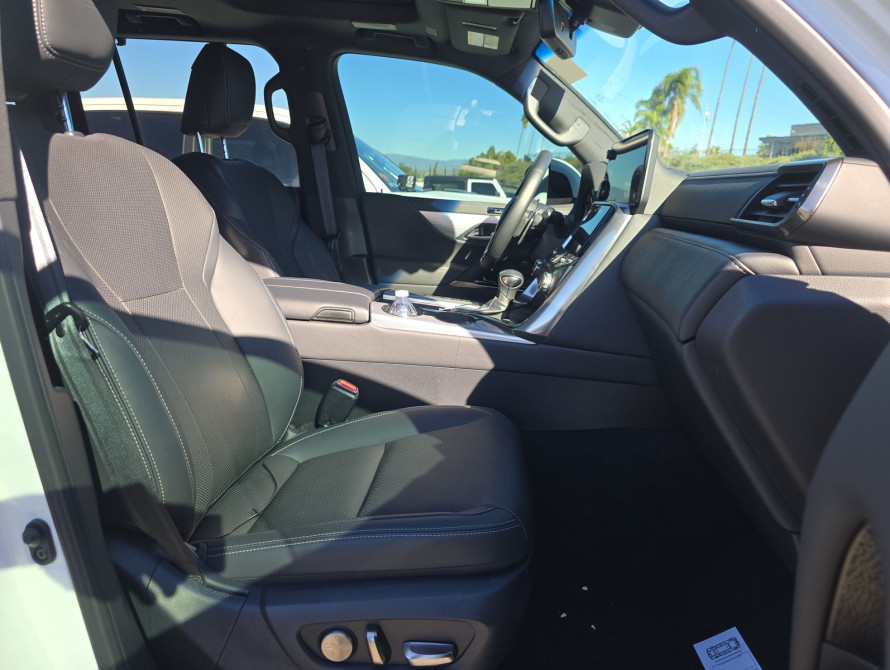 Lexus LX600F Sport 2024 Lexus LX600F Sport 2024