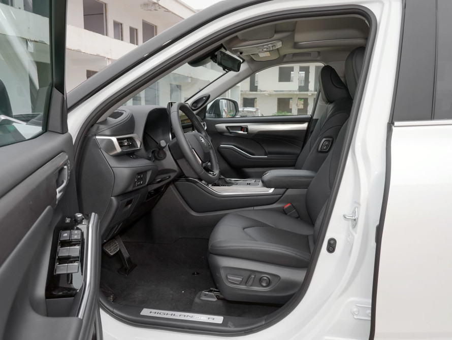 Toyota Highlander Supreme Edition 7 seater 2024 Toyota Highlander Supreme Edition 7 seater 2024