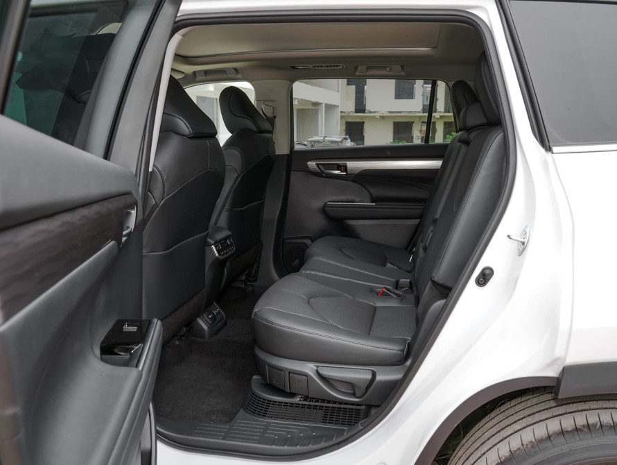 Toyota Highlander Supreme Edition 7 seater 2024 Toyota Highlander Supreme Edition 7 seater 2024