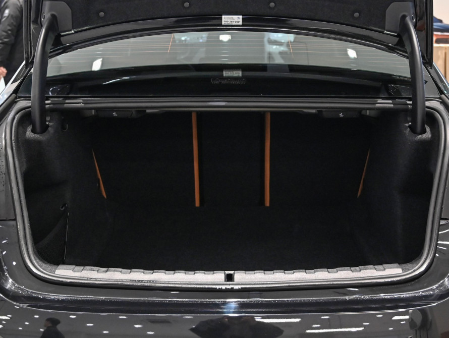 BMW 3-Series 320i 2024 BMW 3-Series 320i 2024
