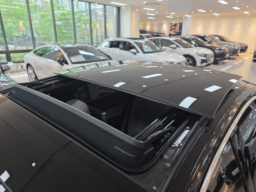 Audi A8 55TFSI Premium LWB 2023 Audi A8 55TFSI Premium LWB 2023