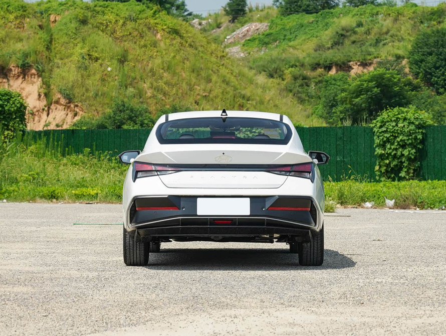 Hyundai Elantra Basic 2023 Hyundai Elantra Basic 2023