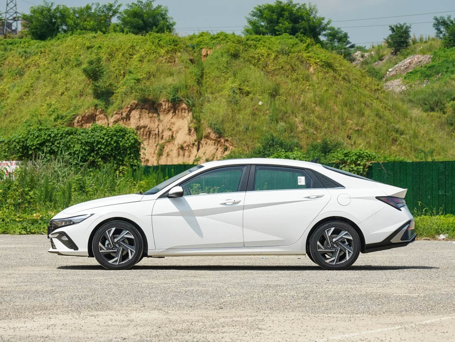 Hyundai Elantra Basic 2023 Hyundai Elantra Basic 2023