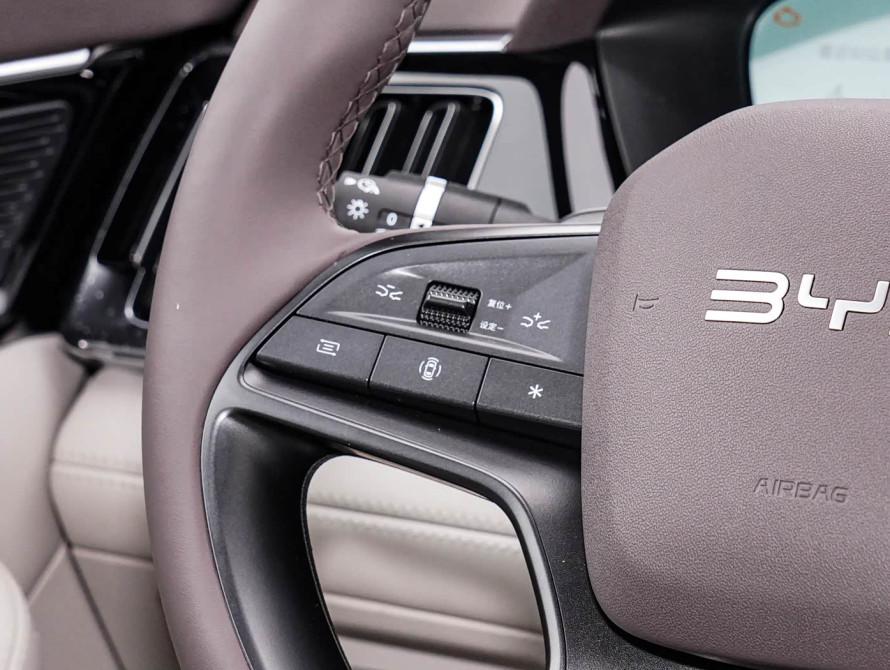 BYD Song Plus DM-i Mid 2025 BYD Song Plus DM-i Mid 2025