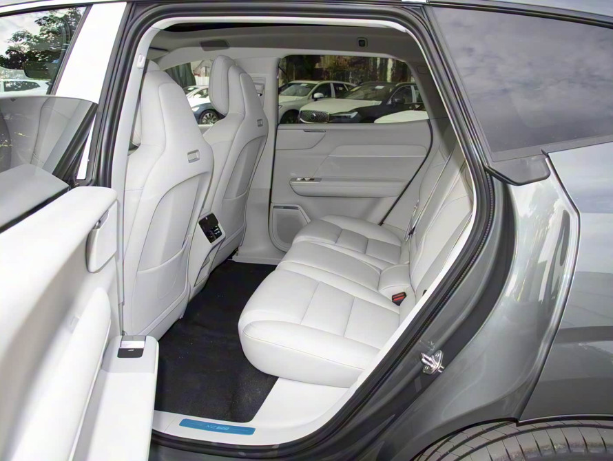 Volvo XC70 Hybrid Mid 2026 Volvo XC70 Hybrid Mid 2026