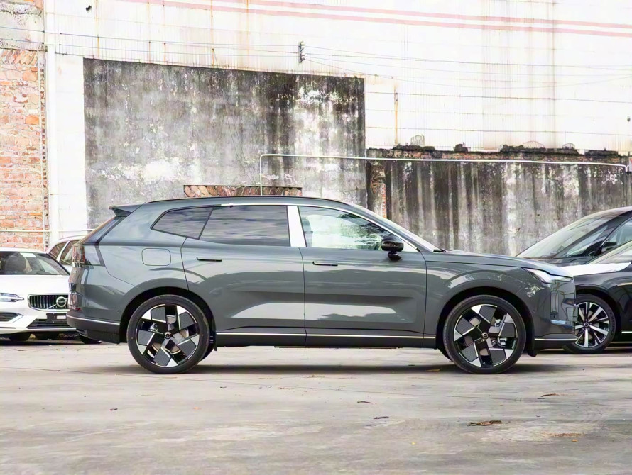 Volvo XC70 Hybrid Mid 2026 Volvo XC70 Hybrid Mid 2026