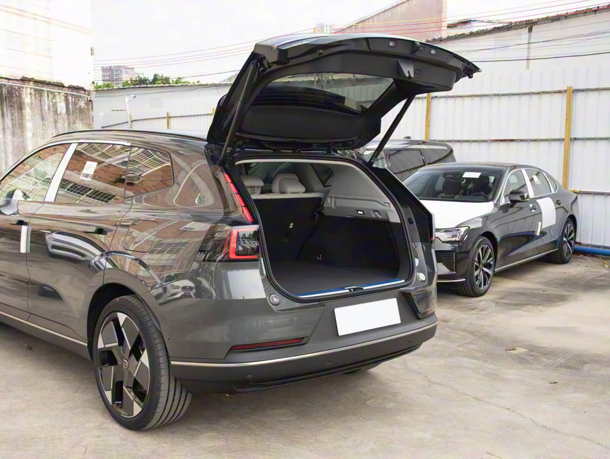 Volvo XC70 Hybrid Mid 2026 Volvo XC70 Hybrid Mid 2026