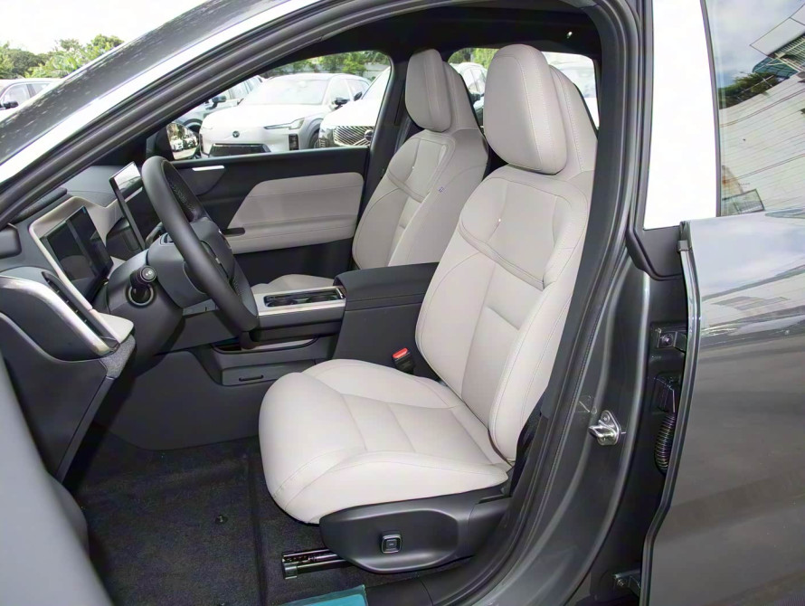 Volvo XC70 Hybrid Basic+ 2026 Volvo XC70 Hybrid Basic+ 2026