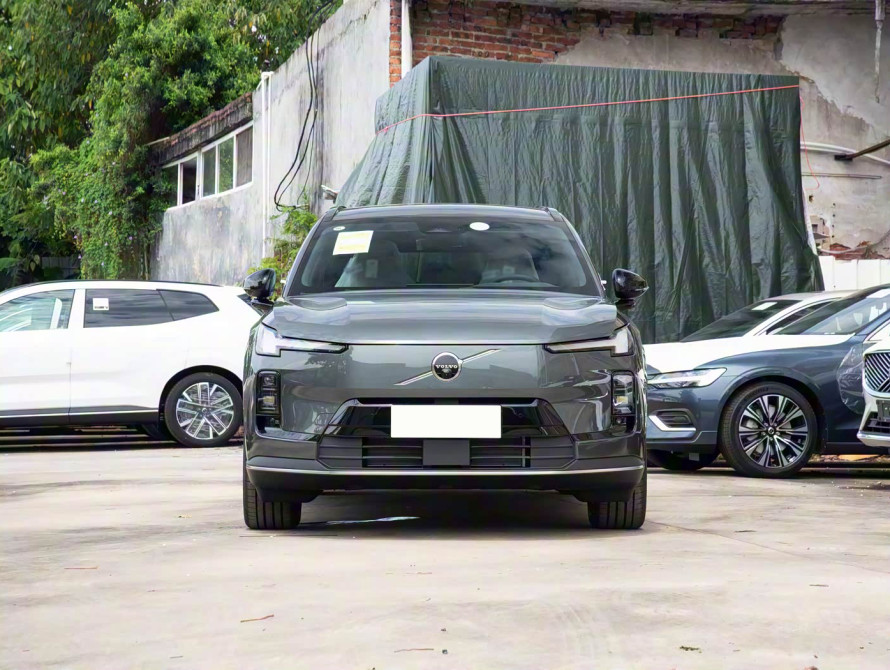 Volvo XC70 Hybrid Basic+ 2026 Volvo XC70 Hybrid Basic+ 2026