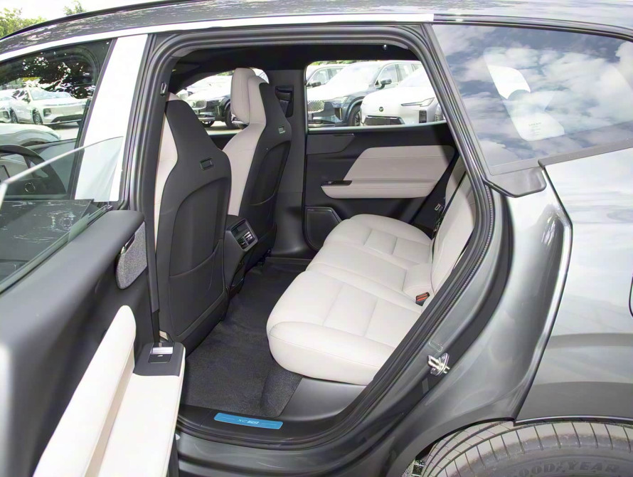 Volvo XC70 Hybrid Basic+ 2026 Volvo XC70 Hybrid Basic+ 2026