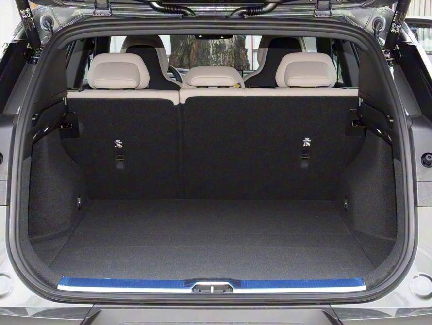 Volvo XC70 Hybrid Basic+ 2026 Volvo XC70 Hybrid Basic+ 2026