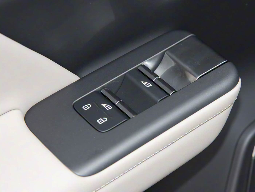 Volvo XC70 Hybrid Basic+ 2026 Volvo XC70 Hybrid Basic+ 2026