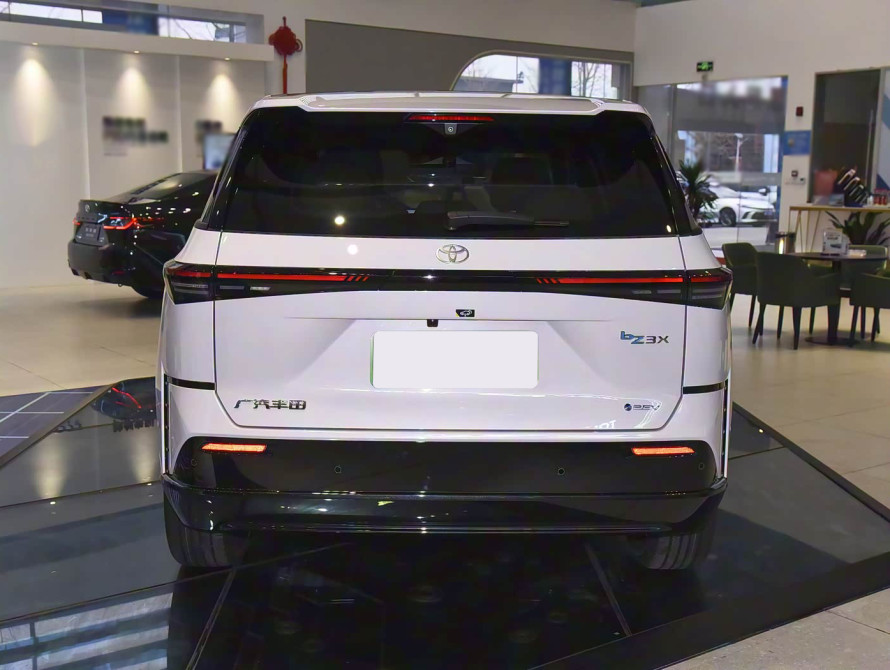Toyota bZ3X Mid+ (LiDAR) 2025 Toyota bZ3X Mid+ (LiDAR) 2025