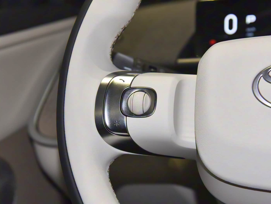 Toyota bZ3X Mid+ (LiDAR) 2025 Toyota bZ3X Mid+ (LiDAR) 2025