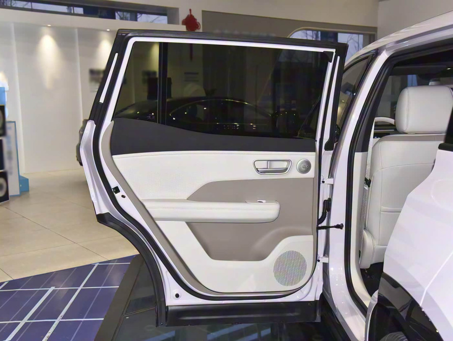 Toyota bZ3X Mid+ (LiDAR) 2025 Toyota bZ3X Mid+ (LiDAR) 2025