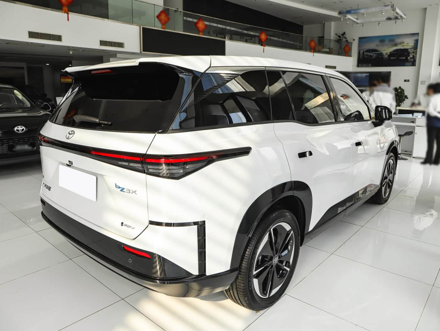 Toyota bZ3X Mid+ 2025 Toyota bZ3X Mid+ 2025
