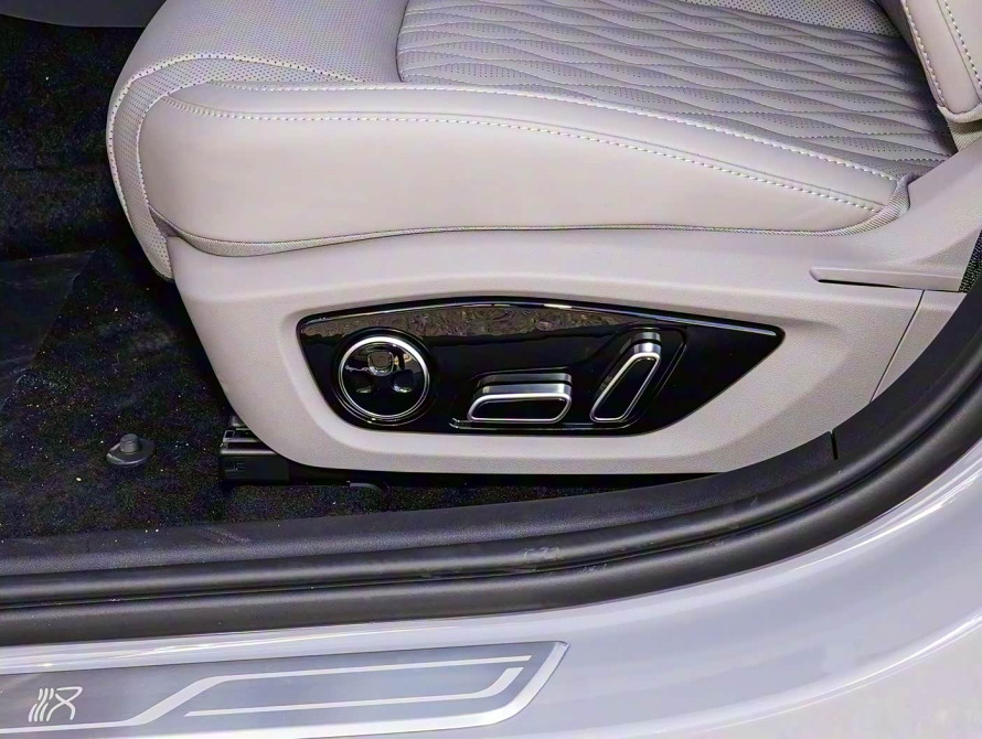 BYD Han DM-i 125KM Mid 2025 BYD Han DM-i 125KM Mid 2025