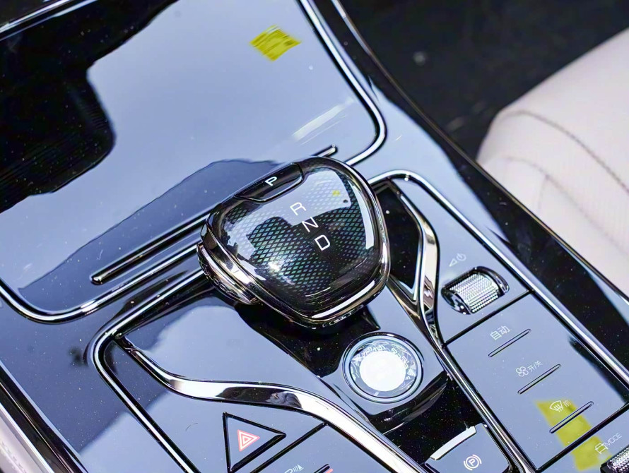 BYD Han DM-i 125KM Mid 2025 BYD Han DM-i 125KM Mid 2025
