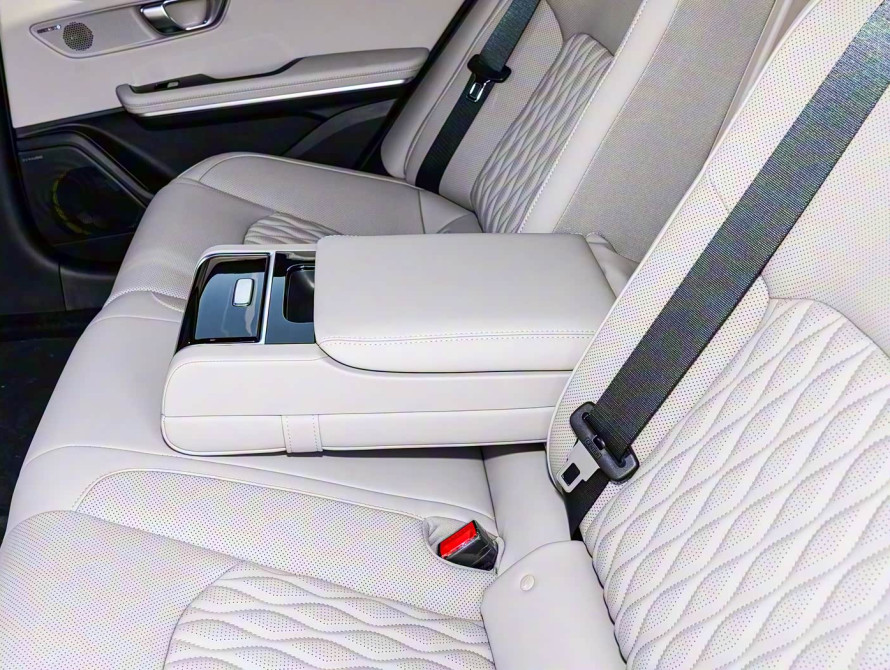 BYD Han DM-i 125KM Mid 2025 BYD Han DM-i 125KM Mid 2025