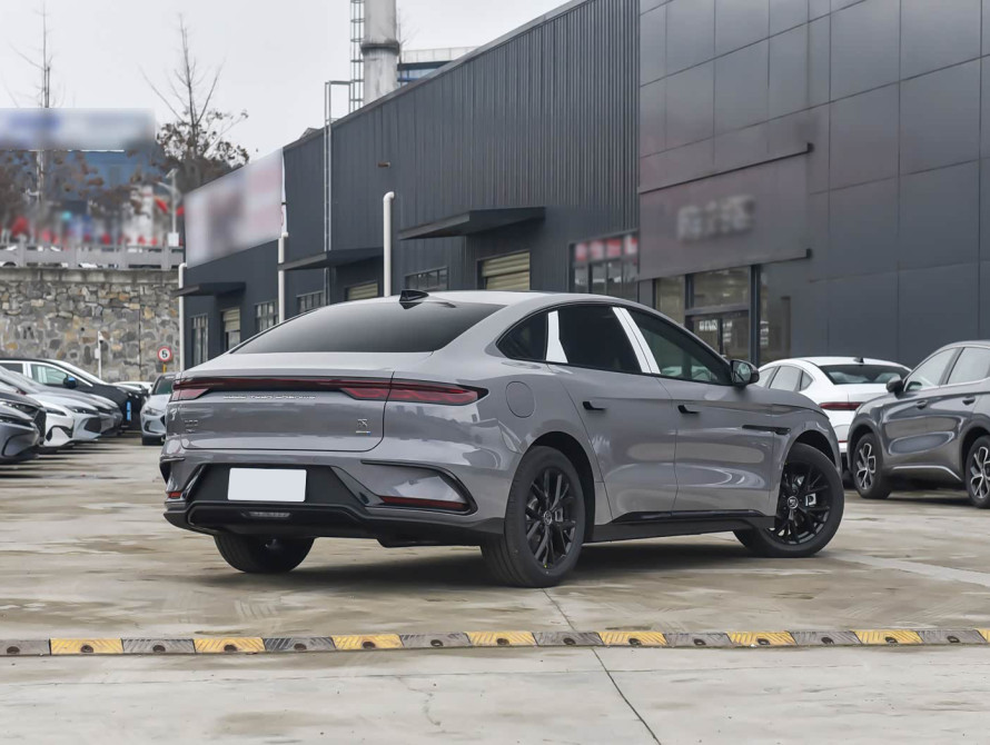 BYD Han DM-i 125KM Basic 2025 BYD Han DM-i 125KM Basic 2025