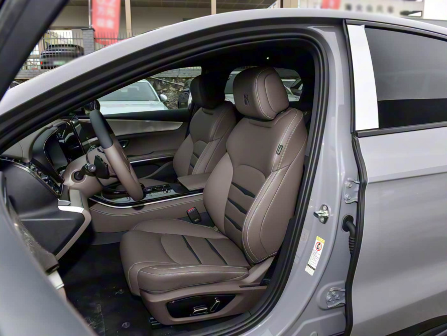 BYD Han DM-i 125KM Basic 2025 BYD Han DM-i 125KM Basic 2025