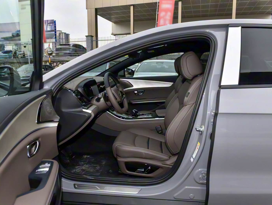 BYD Han DM-i 125KM Basic 2025 BYD Han DM-i 125KM Basic 2025