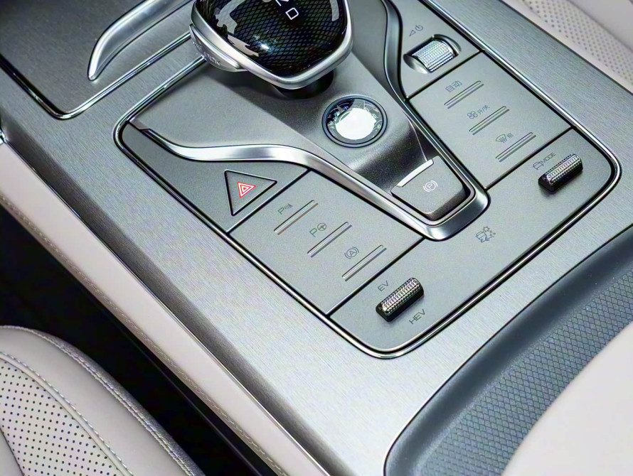 BYD Tang DM-i Mid 2025 BYD Tang DM-i Mid 2025