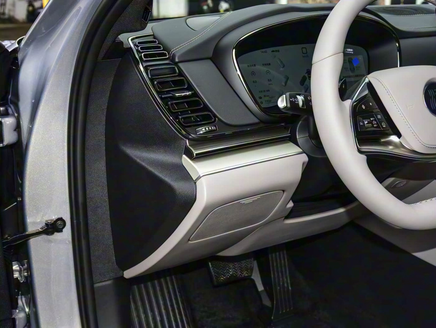 BYD Han DM-i 245KM Mid+ 2025 BYD Han DM-i 245KM Mid+ 2025