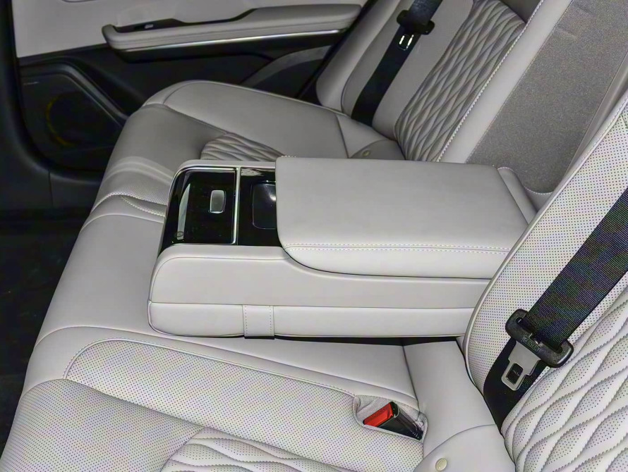 BYD Han DM-i 245KM Mid+ 2025 BYD Han DM-i 245KM Mid+ 2025