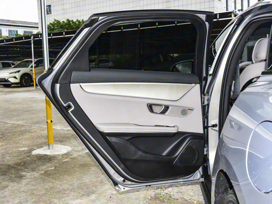 BYD Han DM-i 245KM Mid+ 2025 BYD Han DM-i 245KM Mid+ 2025