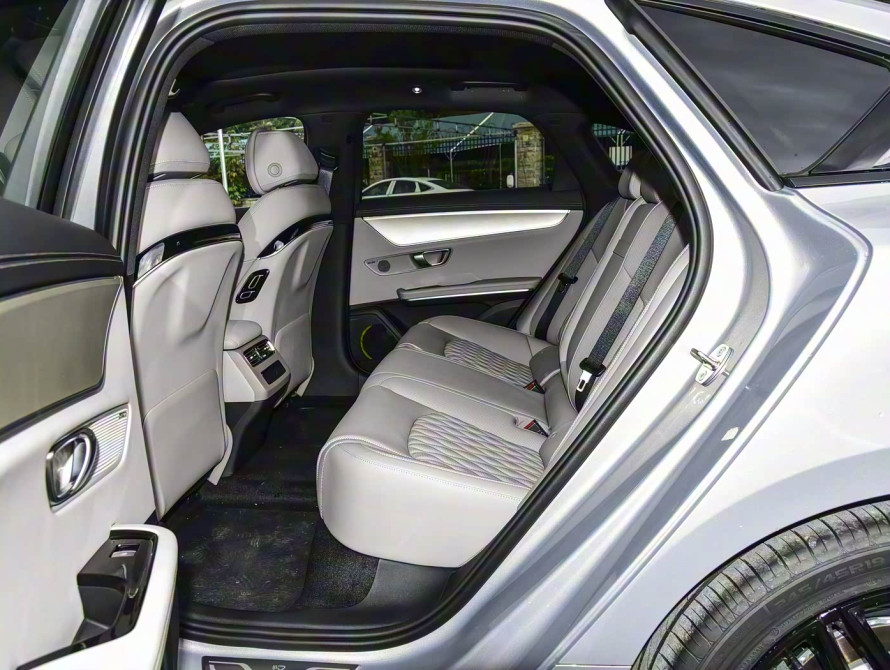 BYD Han DM-i 245KM Mid+ 2025 BYD Han DM-i 245KM Mid+ 2025