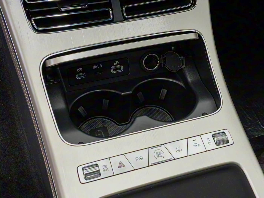 BYD Han DM-i 245KM Basic 2025 BYD Han DM-i 245KM Basic 2025