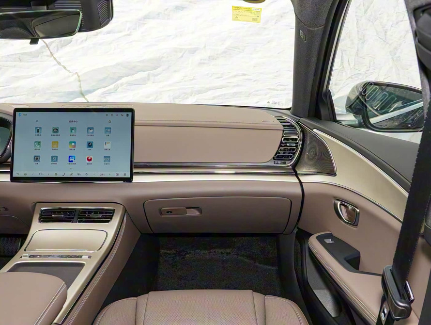 BYD Han DM-i 245KM Basic 2025 BYD Han DM-i 245KM Basic 2025