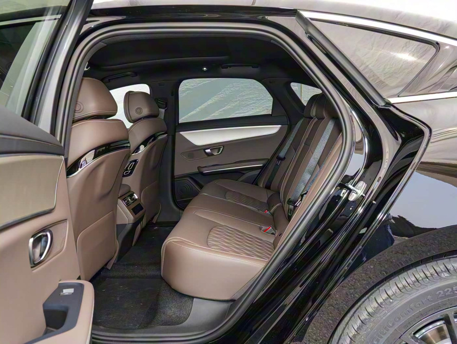 BYD Han DM-i 245KM Basic 2025 BYD Han DM-i 245KM Basic 2025