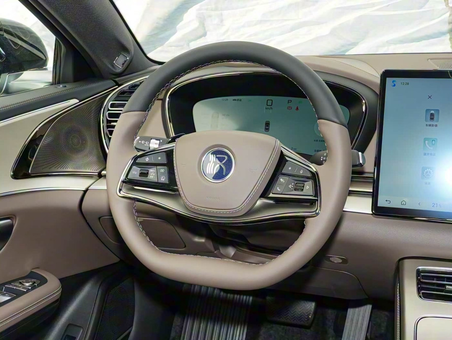 BYD Han DM-i 245KM Basic 2025 BYD Han DM-i 245KM Basic 2025
