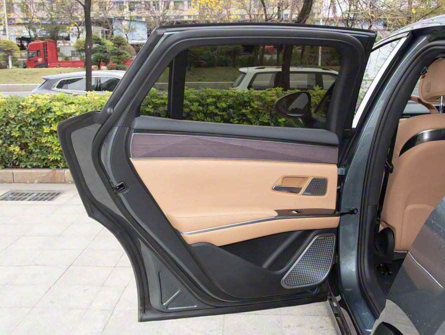 BYD Han L DM-p Top 2025 BYD Han L DM-p Top 2025