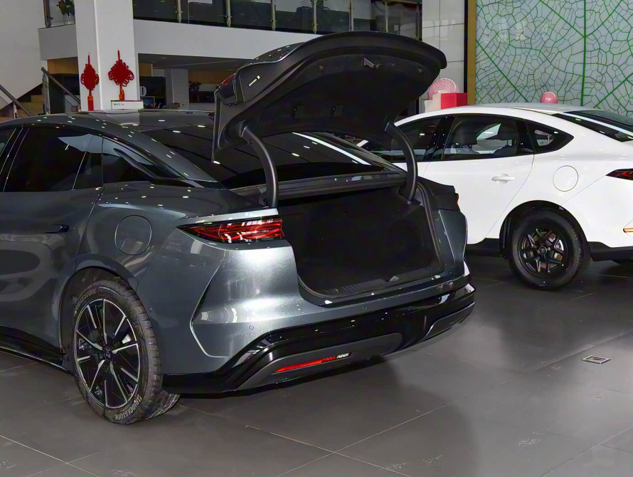 BYD Han L DM-i 200KM Mid 2025 BYD Han L DM-i 200KM Mid 2025