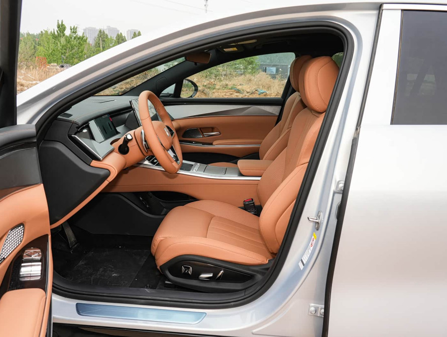 BYD Han L DM-i 200KM Basic 2025 BYD Han L DM-i 200KM Basic 2025