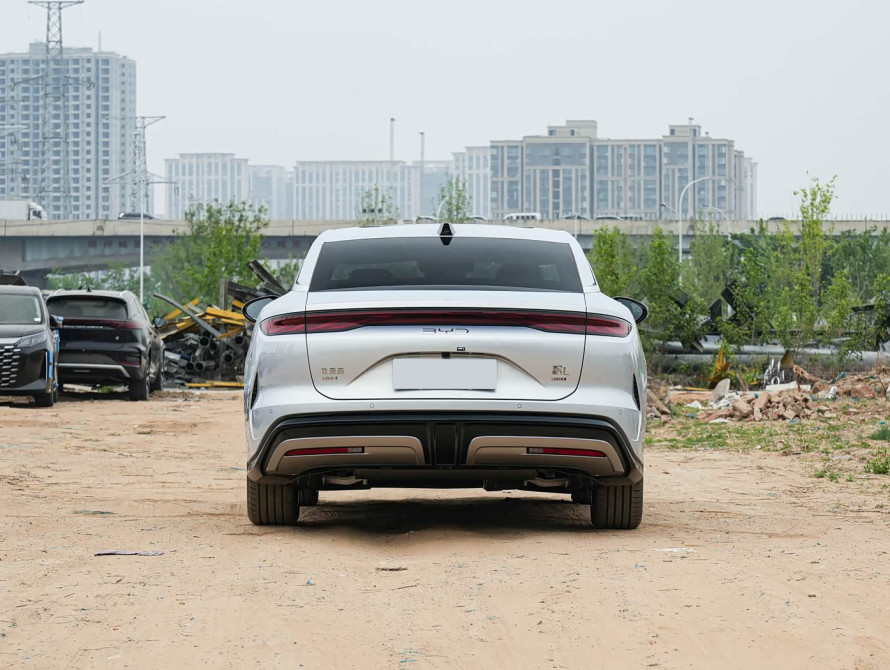 BYD Han L DM-i 200KM Basic 2025 BYD Han L DM-i 200KM Basic 2025